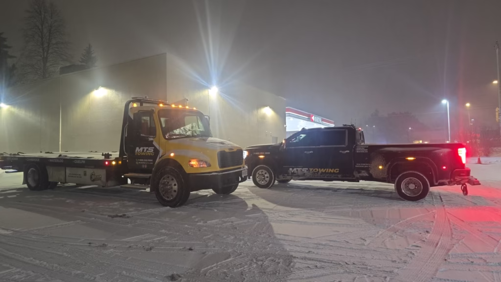24 hours towing truck service in kitchener waterloo